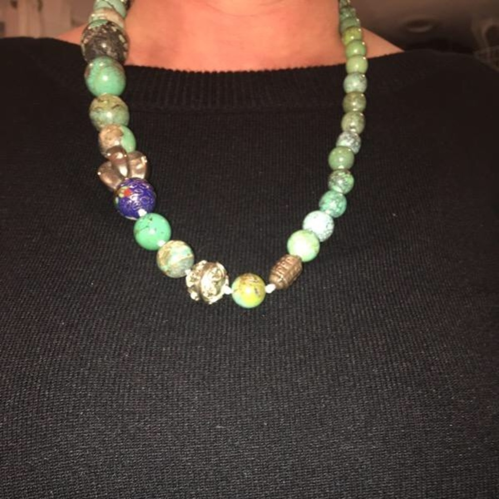 Pretty necklace - Picture 3 of 4